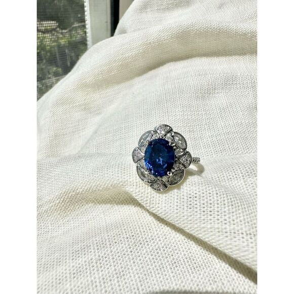 Beautiful oasis blue antique style oval cubic zirconia cut ring ￼ - Picture 5 of 5
